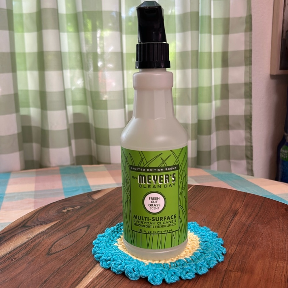 Mrs. Meyer’s Clean Day Limited Edition Scent Fresh Cut Grass Scent NEW 16 Fl Oz